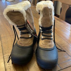 Sorel Women’s Water Resistant Snowbird Boots Size 9